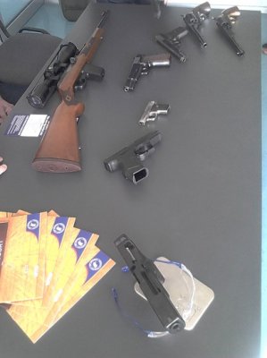 Colecţionarii şi-au etalat şi descărcat armele la poligonul Zip Escort
